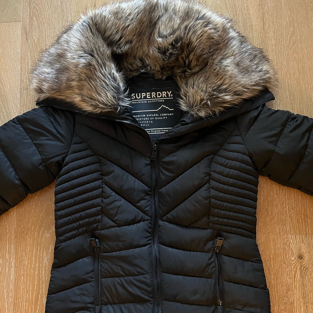 Superdry women’s Puffer Jacket with Faux Fur Hood Size M gently worn - Picture 2 of 3
